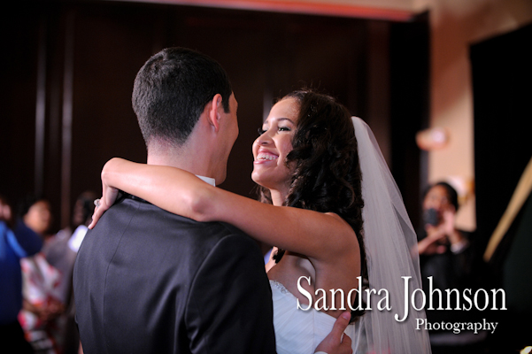 Best Maggiano's Orlando wedding photographer - Sandra Johnson (SJFoto.com)